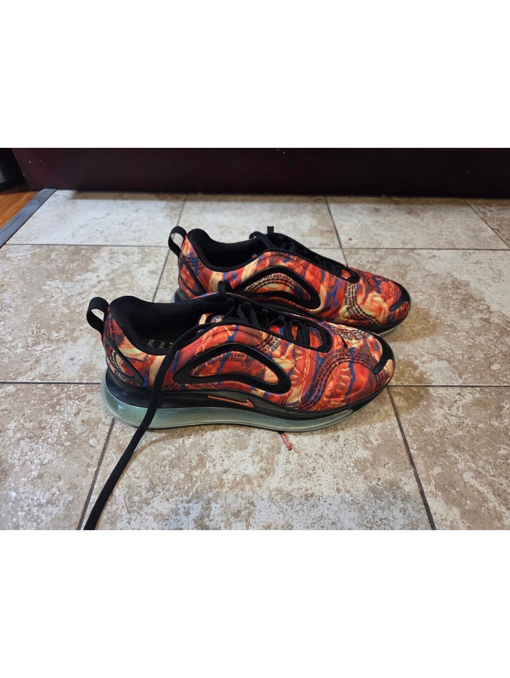 Nike Air Max 720 Men's Sneakers Size 10 Vibrant Orange and Black